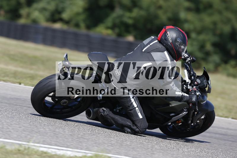 /Archiv-2025/49 26.08.2025 Cornu Master School ADR/blau-bleu/47